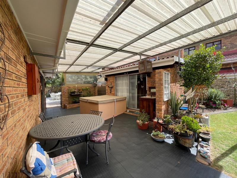 4 Bedroom Property for Sale in Tergniet Western Cape